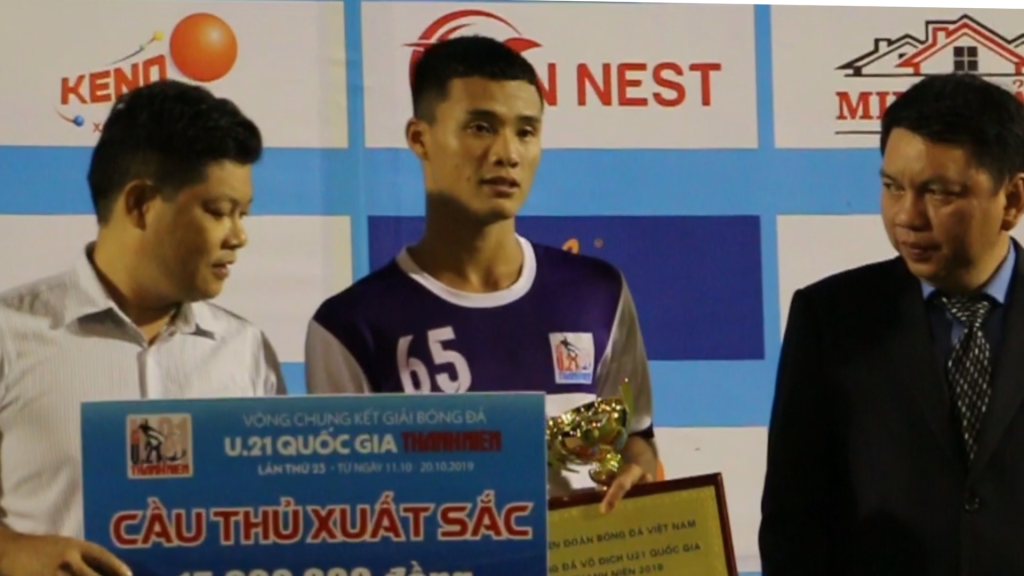 Tấm vé lên tuyển là phần thưởng xứng đáng cho Trần Văn Đạt Tấm vé lên tuyển là phần thưởng xứng đáng cho Trần Văn Đạt