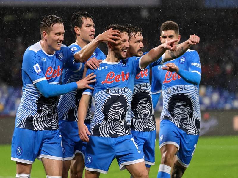 Napoli đã giành được rất nhiều danh hiệu quan trọng trong lịch sử của mình Napoli đã giành được rất nhiều danh hiệu quan trọng trong lịch sử của mình