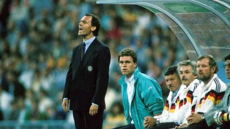 Huấn luyện viên Franz Beckenbauer đã nhanh chóng có thành công với đội tuyển Đức Huấn luyện viên Franz Beckenbauer đã nhanh chóng có thành công với đội tuyển Đức
