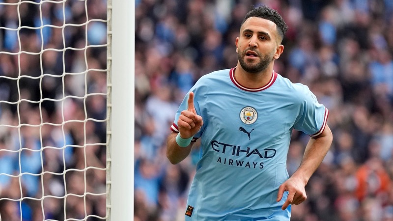 Sau đó là những thành công vang dội với Man City
