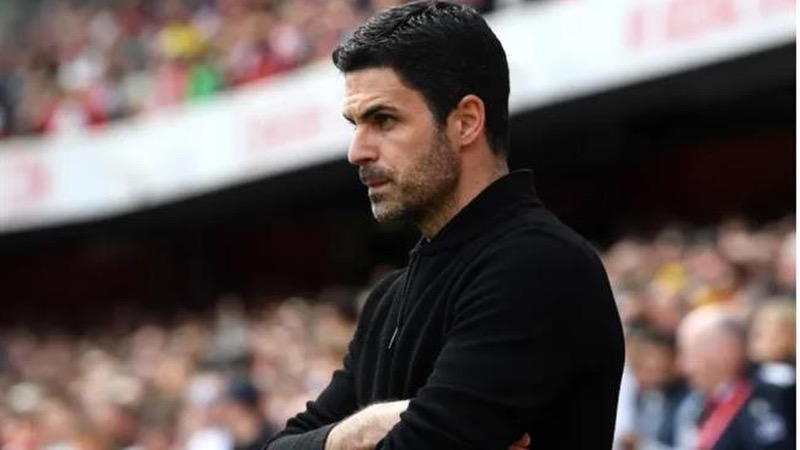 Và hiện tại đang là huấn luyện viên của Arsenal Và hiện tại đang là huấn luyện viên của Arsenal