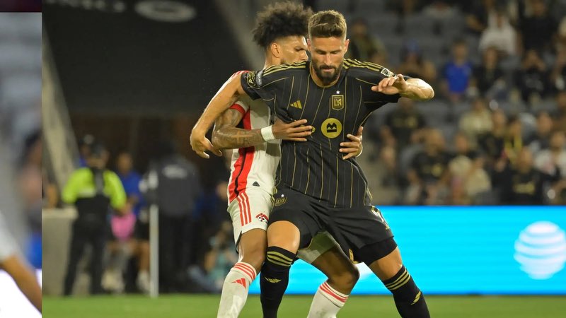 Cầu thủ Olivier Giroud hoàn toàn có thể tự hào với sự nghiệp của mình Cầu thủ Olivier Giroud hoàn toàn có thể tự hào với sự nghiệp của mình