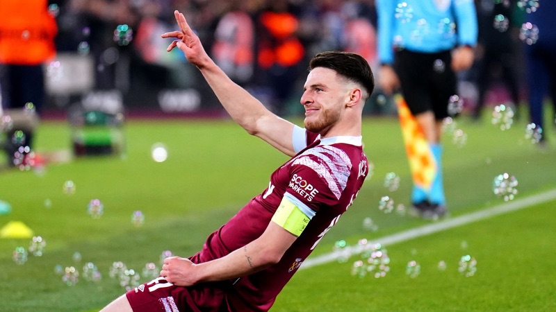 Nhưng sau đó anh lại chọn cách trưởng thành với West Ham Nhưng sau đó anh lại chọn cách trưởng thành với West Ham
